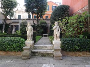 Jardin du palais BruZane à Venise